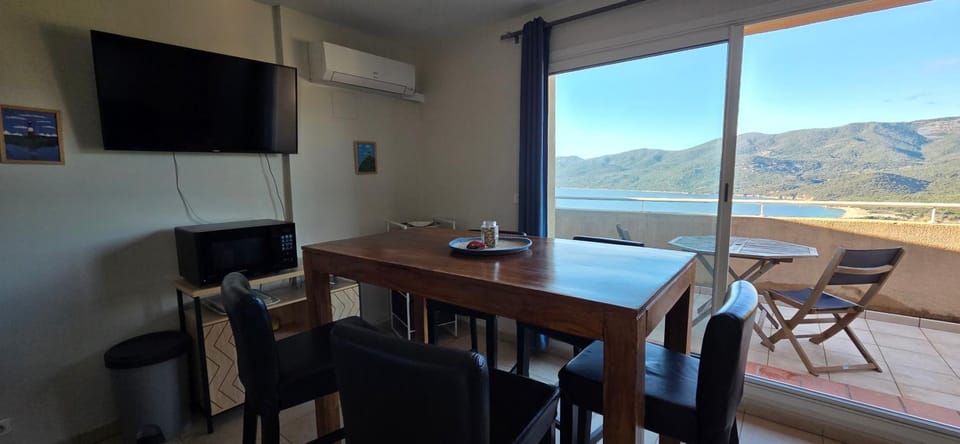 Natural landscape, Living room, Mountain view
