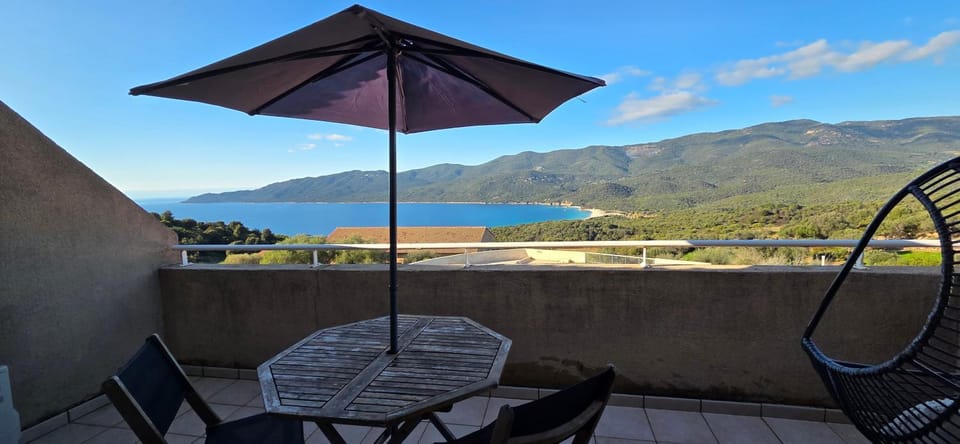 Patio, Day, Natural landscape, View (from property/room), Balcony/Terrace, Dining area, Mountain view, Sea view