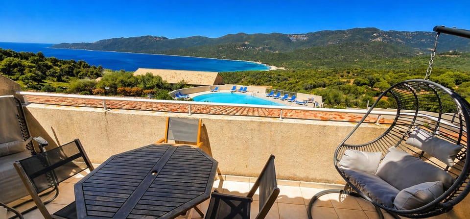 Patio, Day, Natural landscape, View (from property/room), Balcony/Terrace, Mountain view, Pool view, Sea view, Swimming pool, sunbed