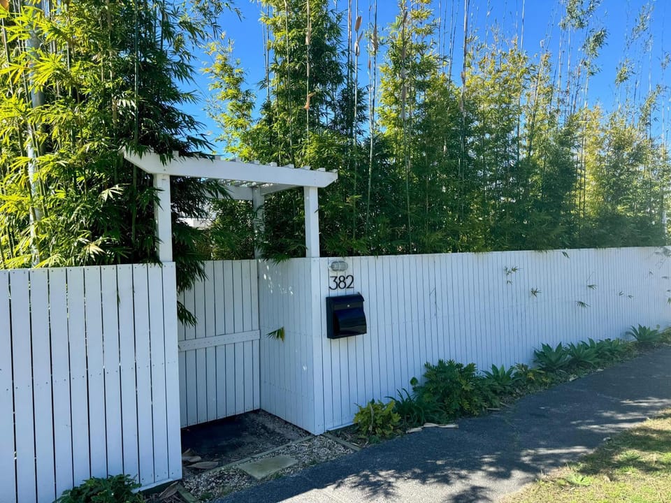 Facade/entrance, Day, Garden