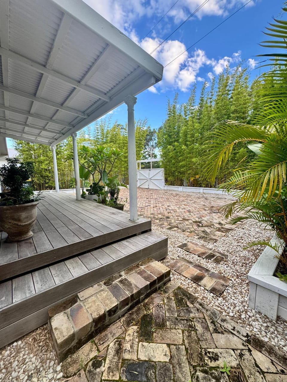Garden, Parking