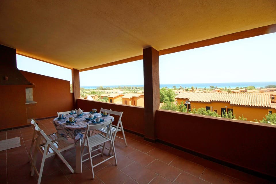 Patio, Day, Natural landscape, View (from property/room), Balcony/Terrace, Seating area, Dining area, Sea view