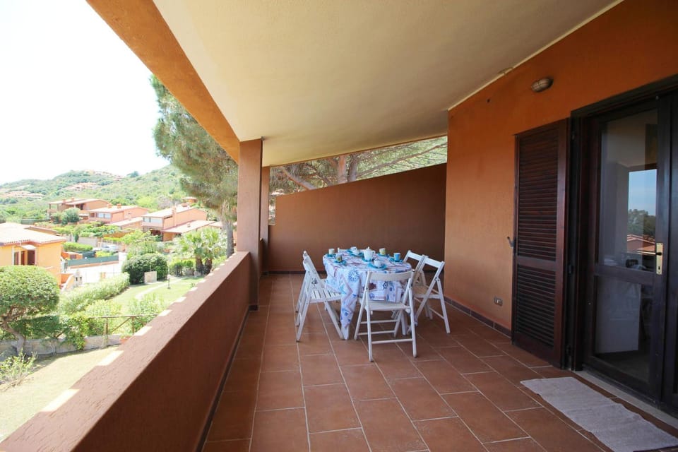 Property building, Patio, Day, View (from property/room), Balcony/Terrace, Dining area