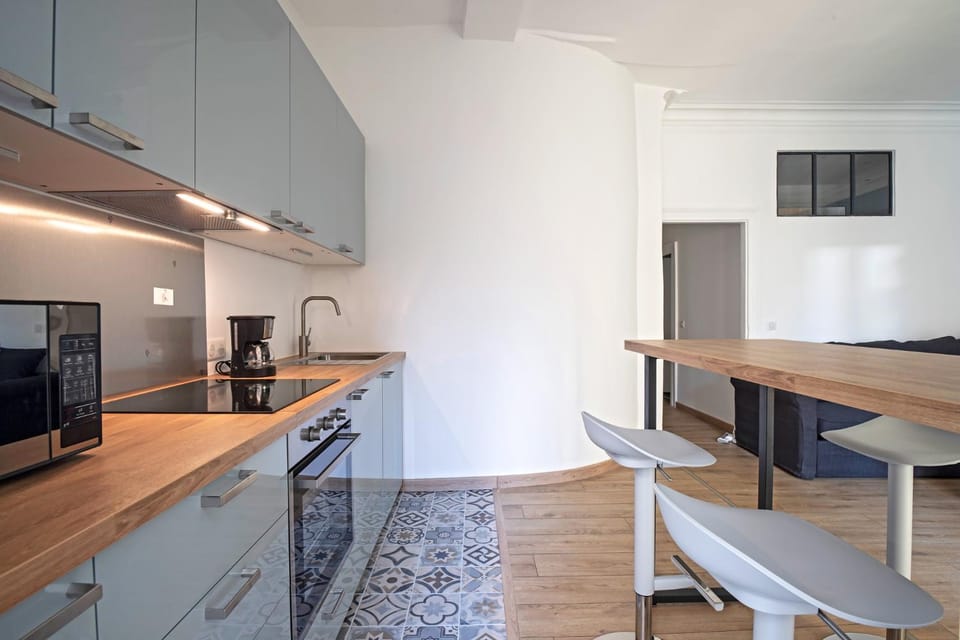 Coffee/tea facilities, pet friendly, stove