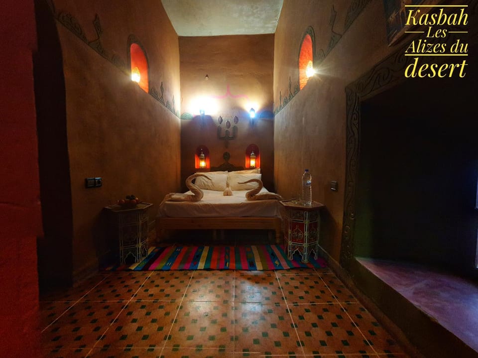 Photo of the whole room, Decorative detail