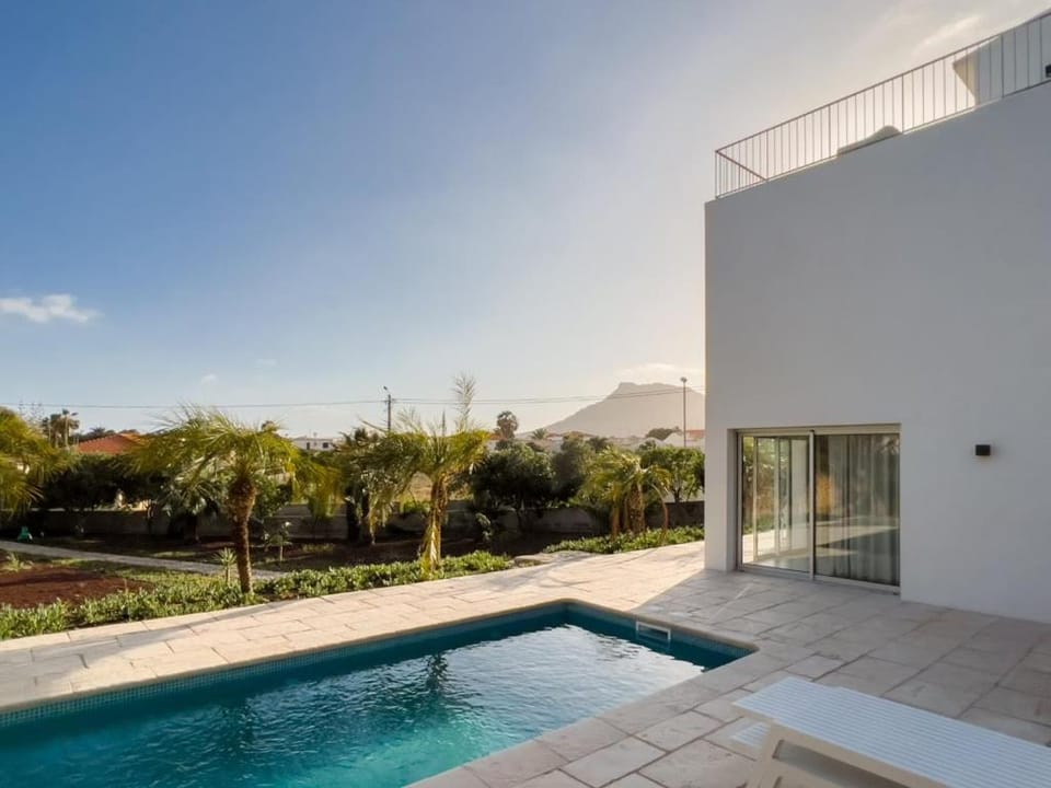 GuestReady - A delightful stay in Porto Santo House in Madeira District