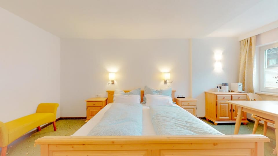 Bed, Photo of the whole room