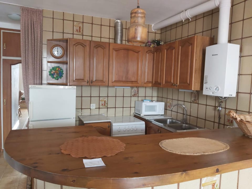APARTAMENT AMB GRAN TERRASSA Apartment in Alt Empordà
