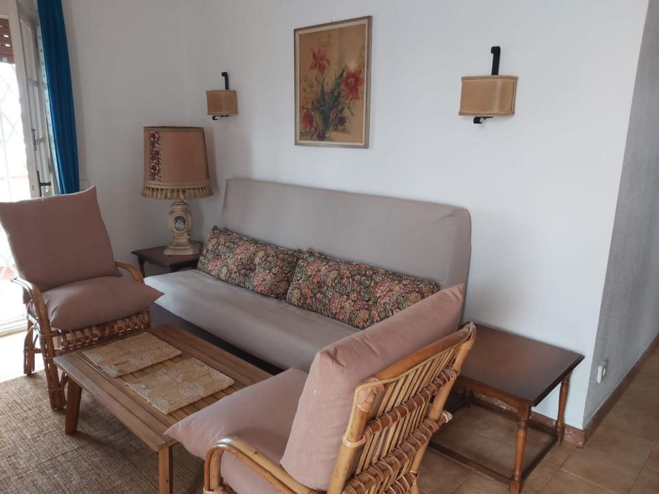APARTAMENT AMB GRAN TERRASSA Apartment in Alt Empordà