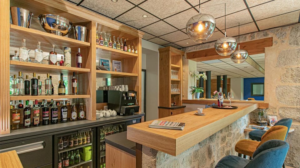 Lounge or bar
