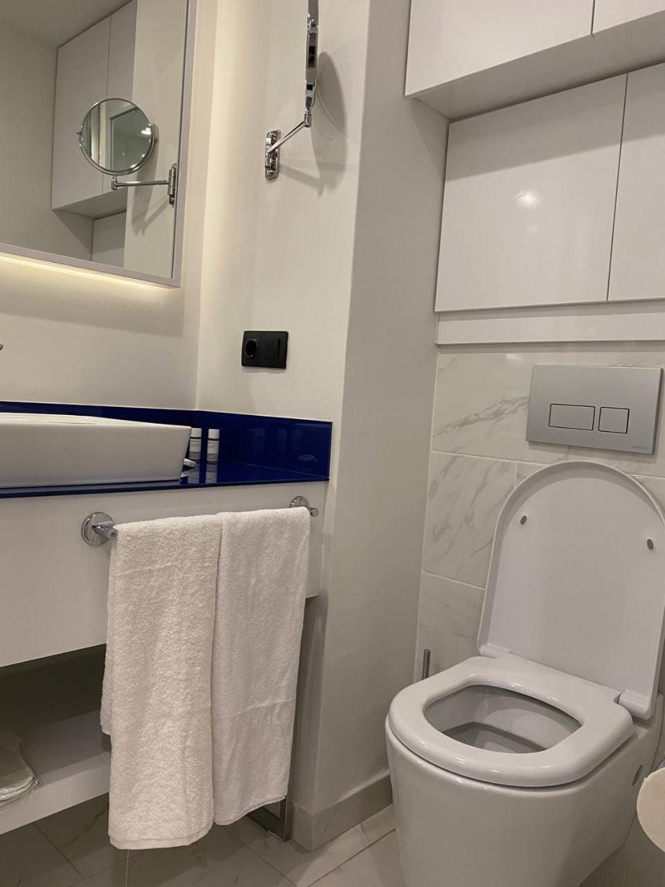 Toilet, Bathroom, towels, dryer