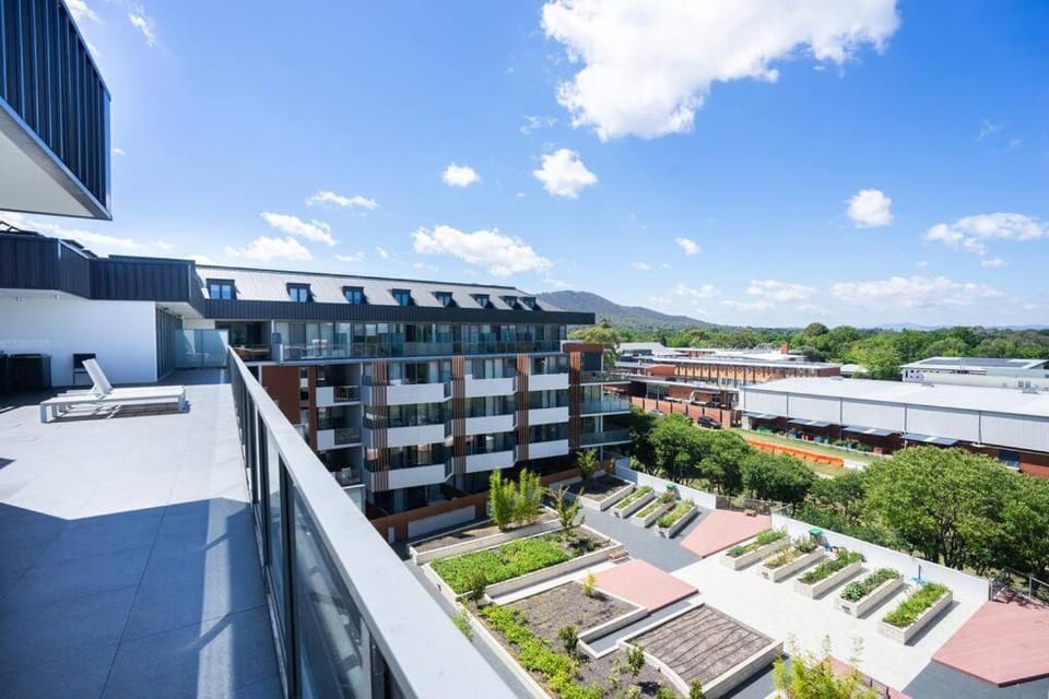 Lux 2 Bed 2 Bath Secure Parking Apartment in the Heart of Dickson, Canberra Apartment in Canberra