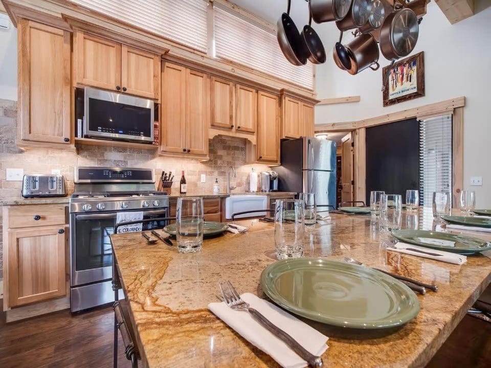 Cozy 2BR Condo Near Peak 8 and Town with Hot Tub Access House in Breckenridge