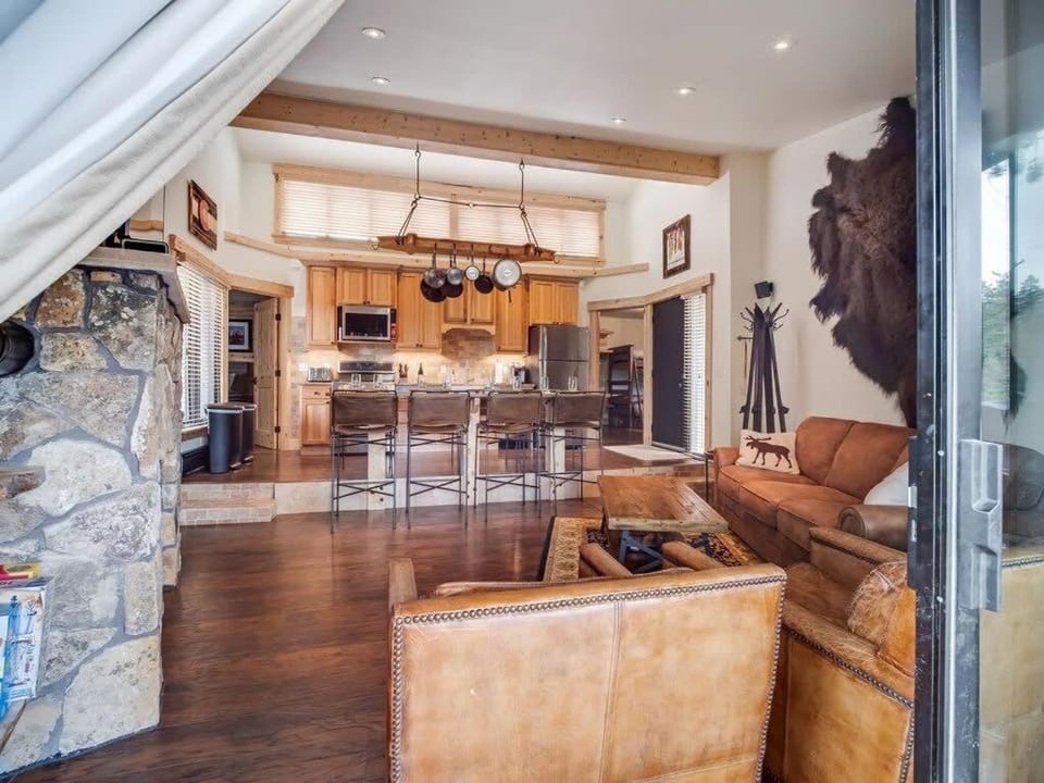 Cozy 2BR Condo Near Peak 8 and Town with Hot Tub Access House in Breckenridge
