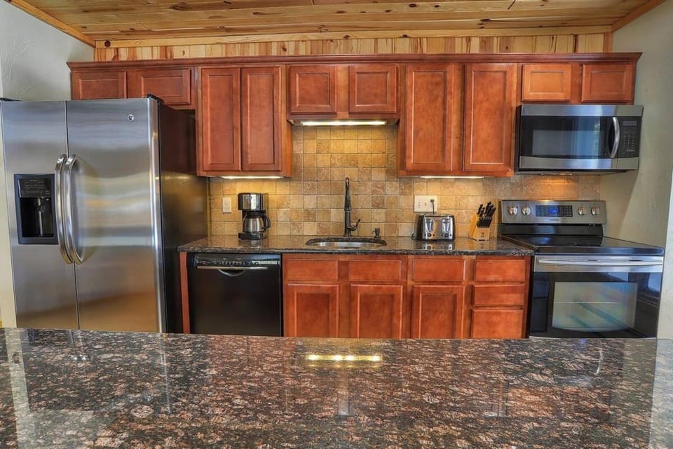 Goldcamp Launchpad Location Hike and Hot Tub House in Breckenridge