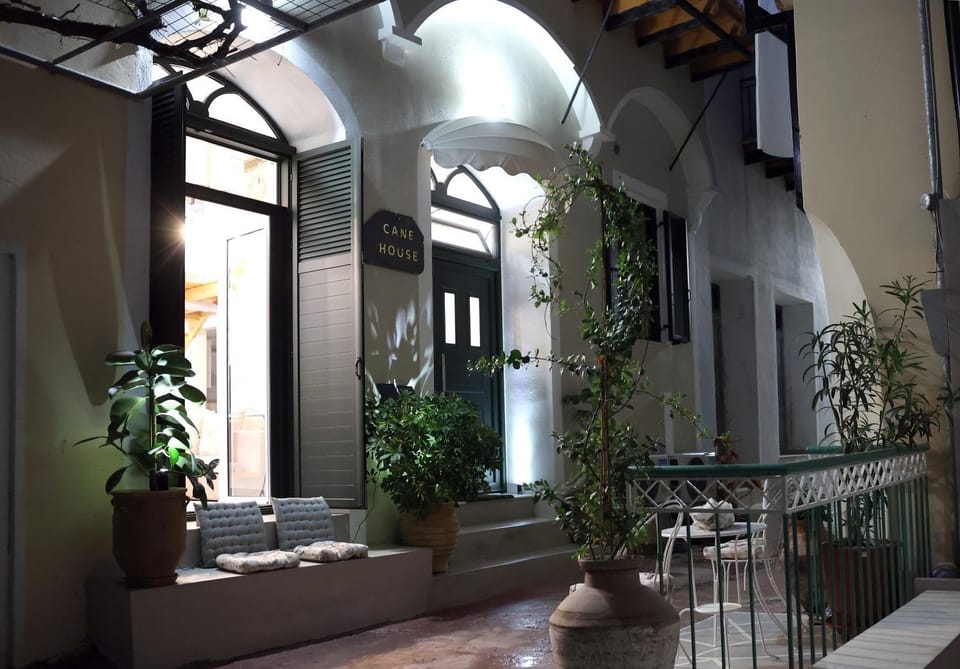 Property building, Neighbourhood