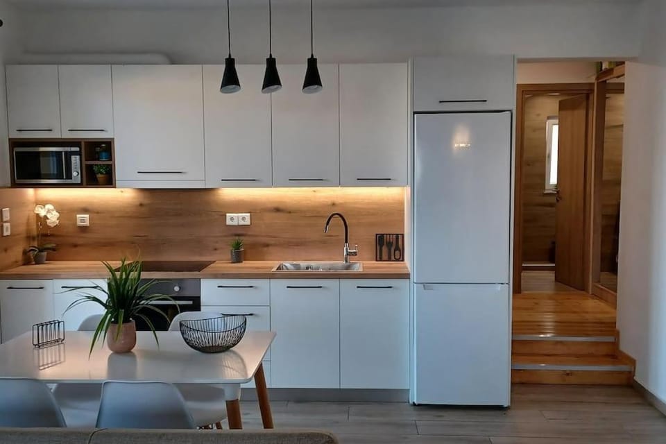 Dining area, minibar, pet friendly, stove