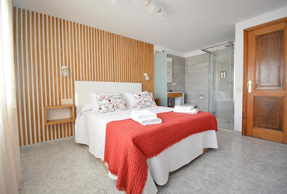 Bed, Photo of the whole room, Bedroom, towels, wardrobe