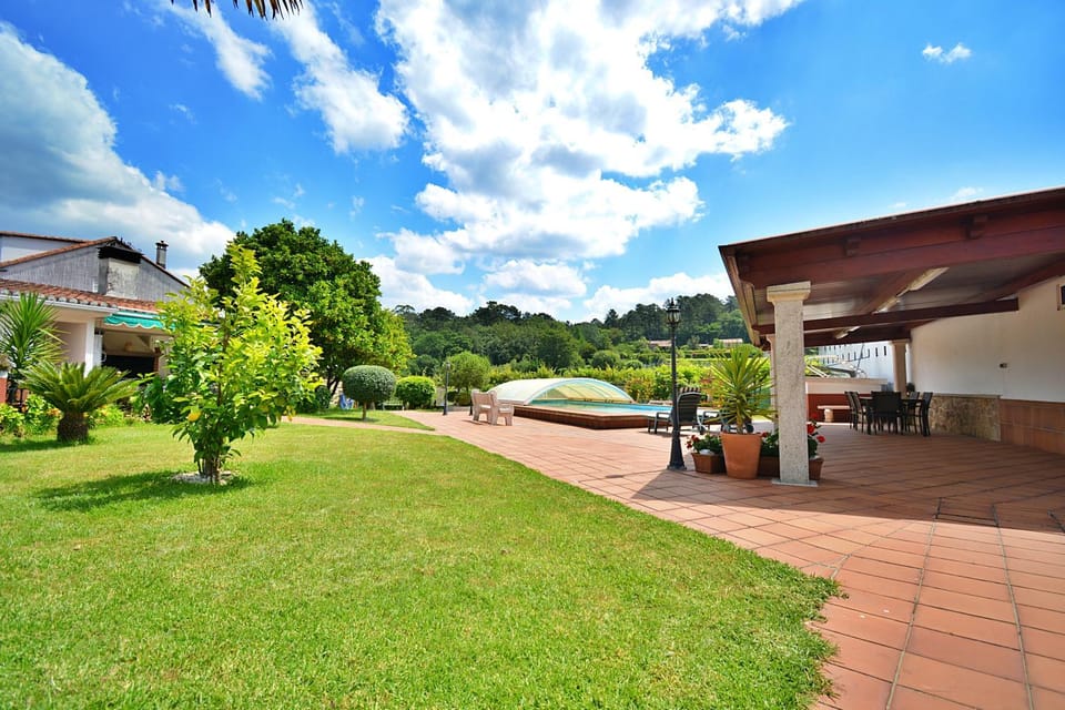 Property building, Off site, Garden, Garden view