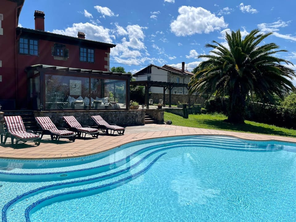 El palacio de Liaño pool chillout bbq Villa in Cantabria