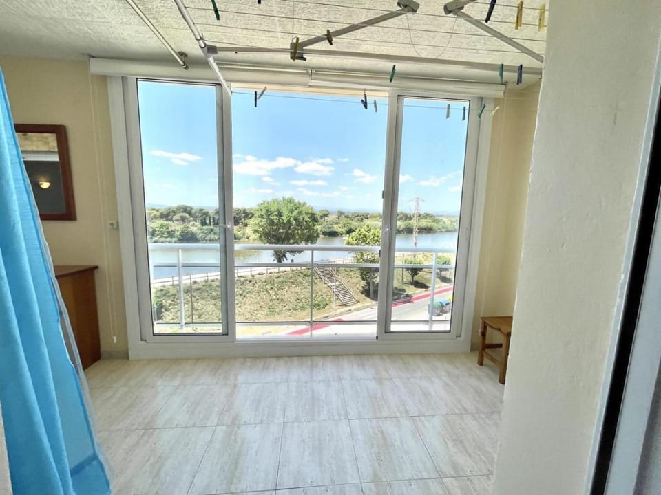 33-Apartamento soleado de dos habitaciones Apartment in Alt Empordà
