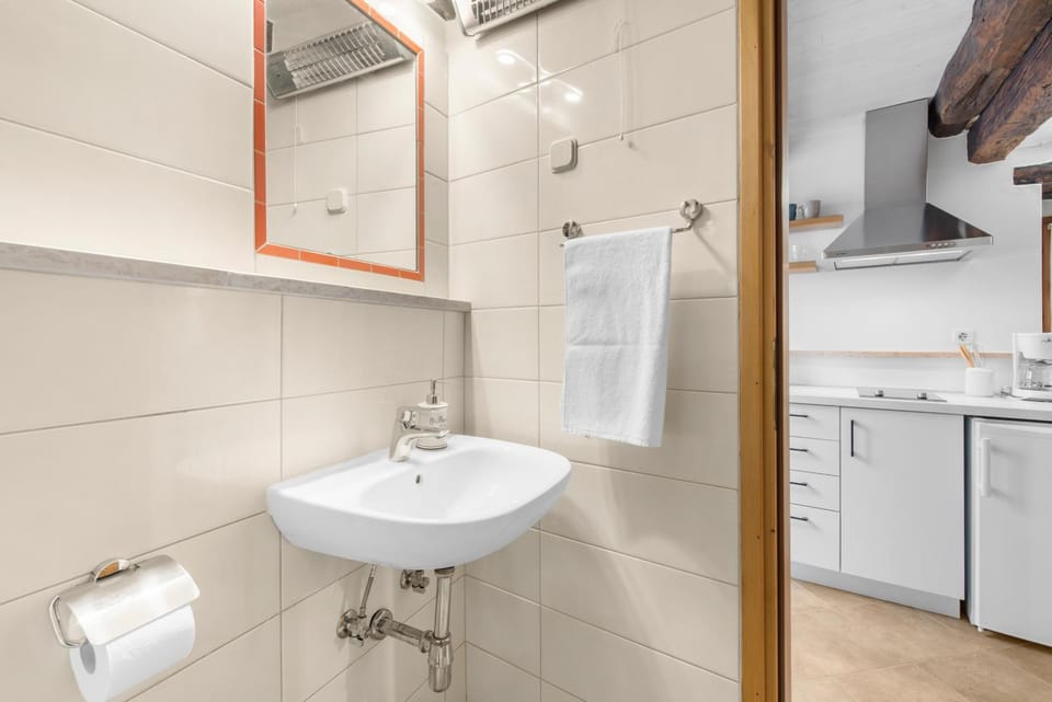 Bathroom, towels