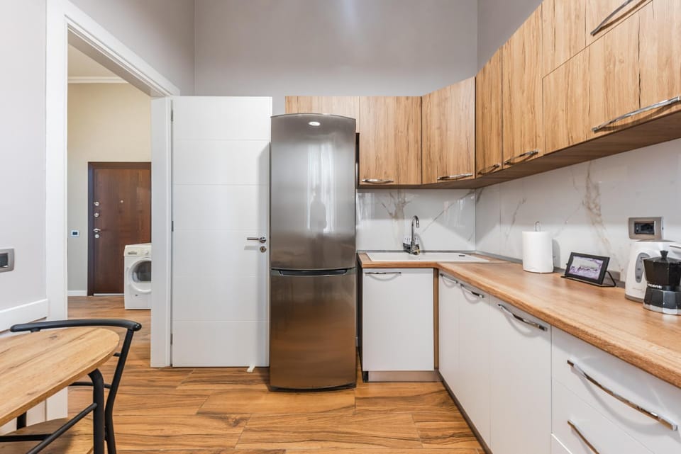Coffee/tea facilities, Kitchen or kitchenette, Dining area, dishwasher, toaster
