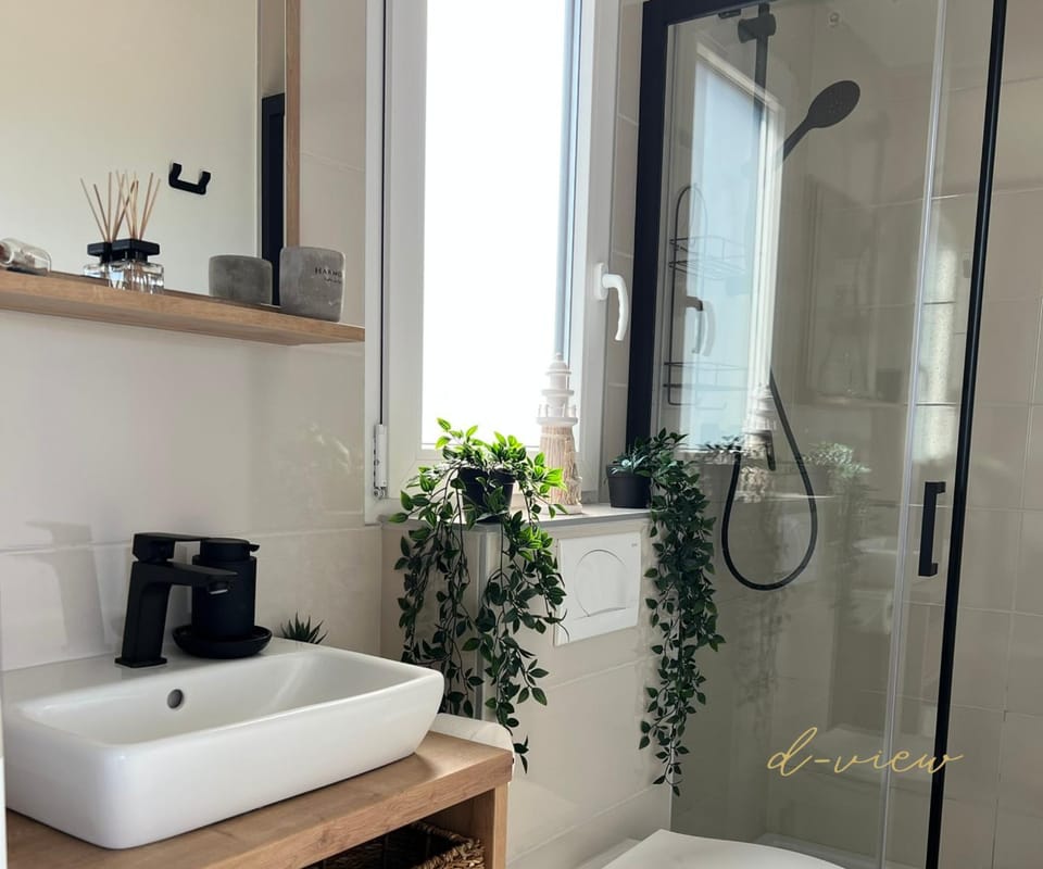 Shower, Bathroom