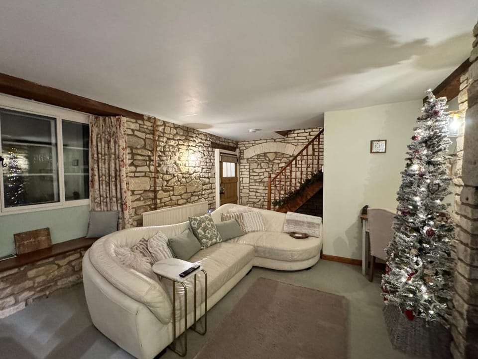 Cupcake Cottage: Quintessential Cotswold Cottage House in Nailsworth