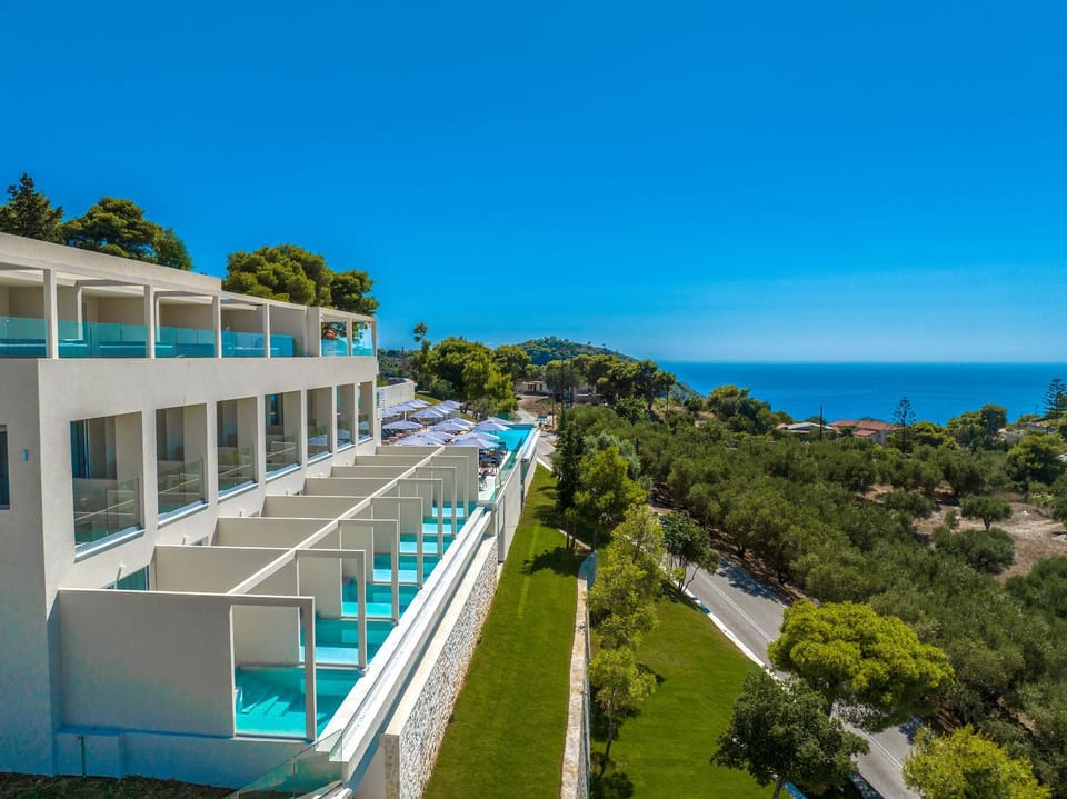Property building, Day, Natural landscape, View (from property/room), Balcony/Terrace, Pool view, Sea view, Swimming pool