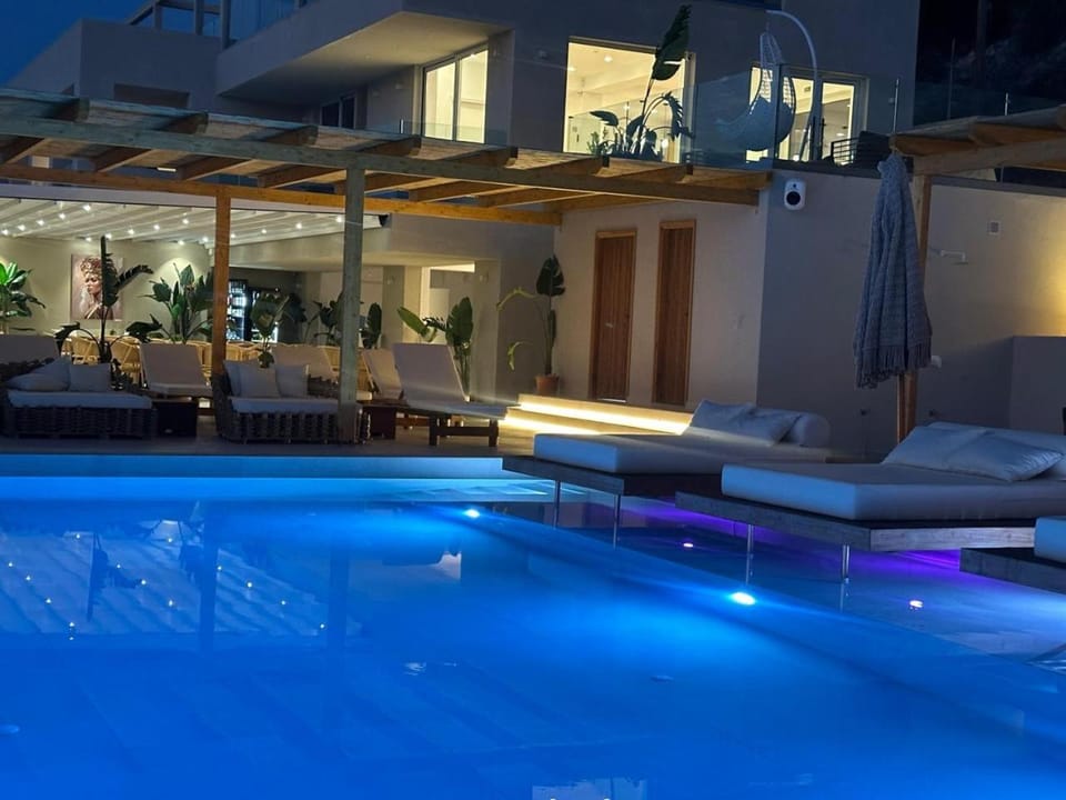 Night, Pool view, Swimming pool, sunbed