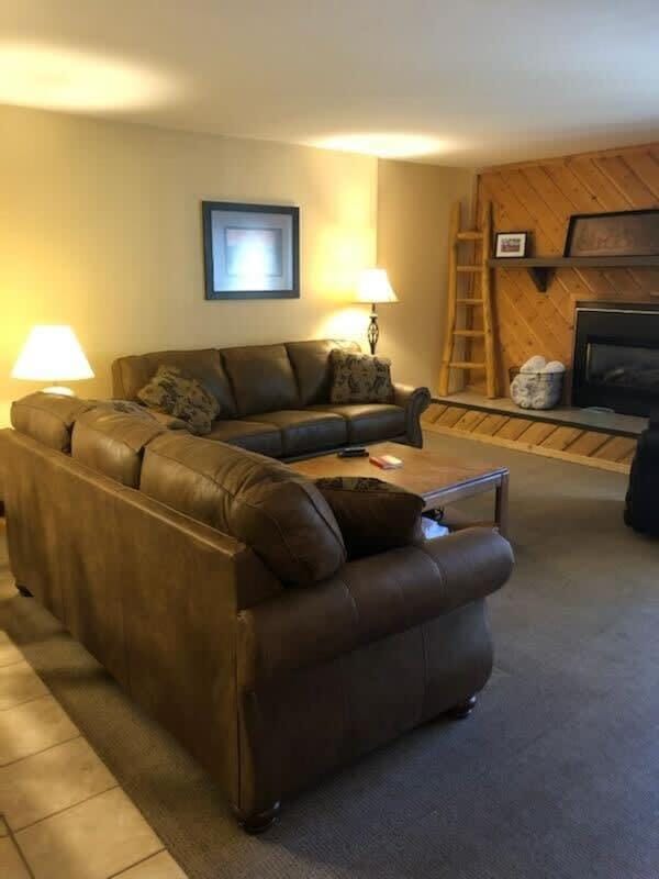Downtown Chalet Close to Main St with Pool and Hot Tub House in Breckenridge