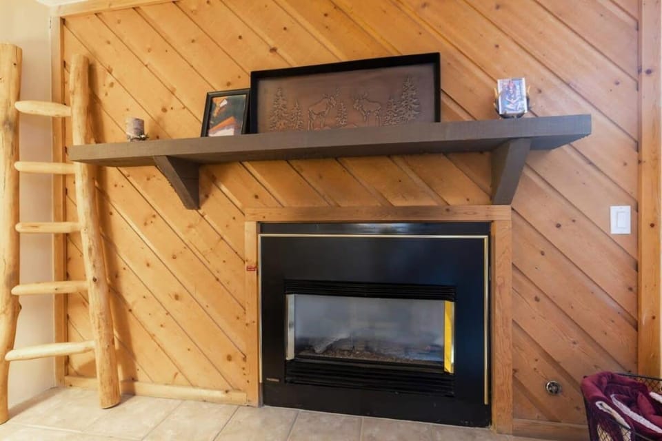 Downtown Chalet Close to Main St with Pool and Hot Tub House in Breckenridge