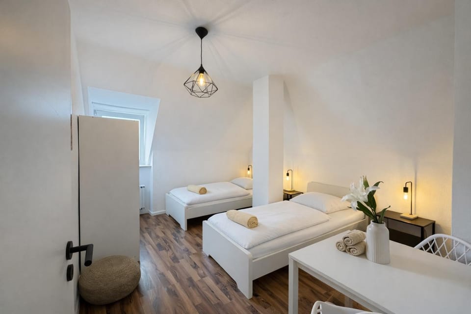Bed, Photo of the whole room, Dining area, Bedroom