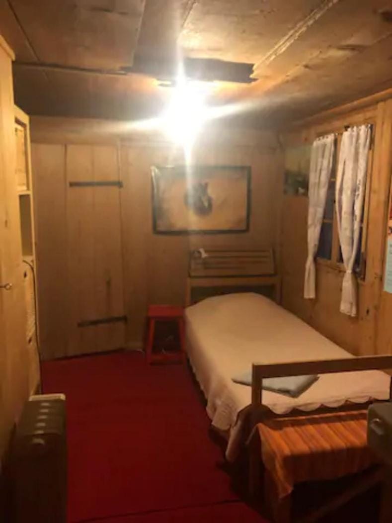 Bed, Photo of the whole room, Bedroom, wardrobe