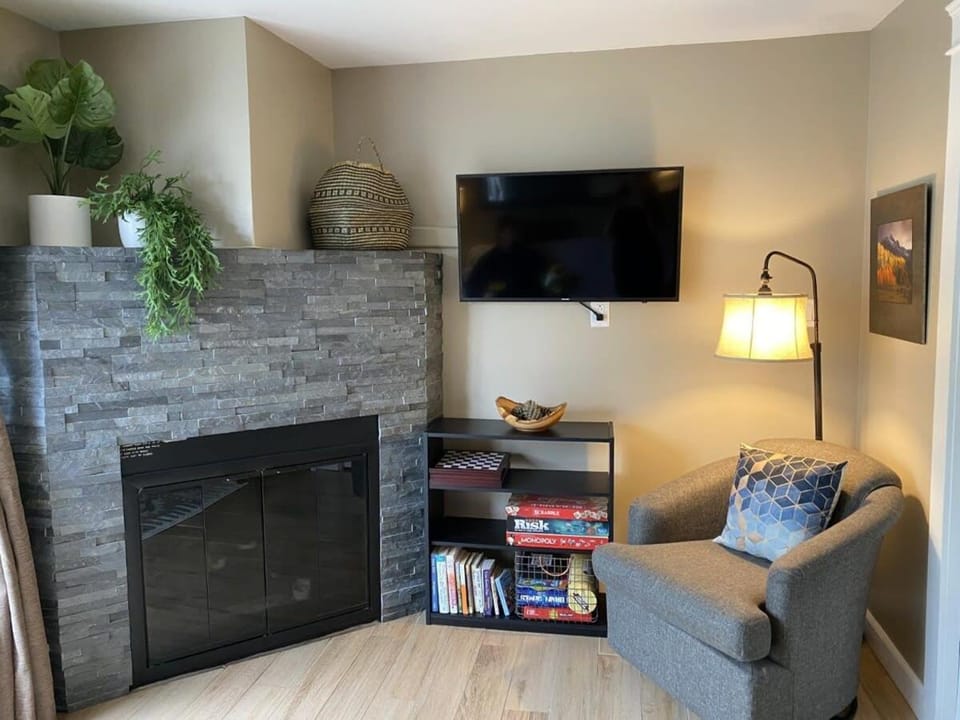 Updated Downtown Condo Walk Everywhere and Parking House in Breckenridge