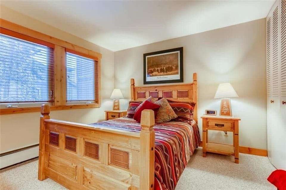 Timbernest Condo - 2 BDR Walk to Downtown & Lift House in Breckenridge
