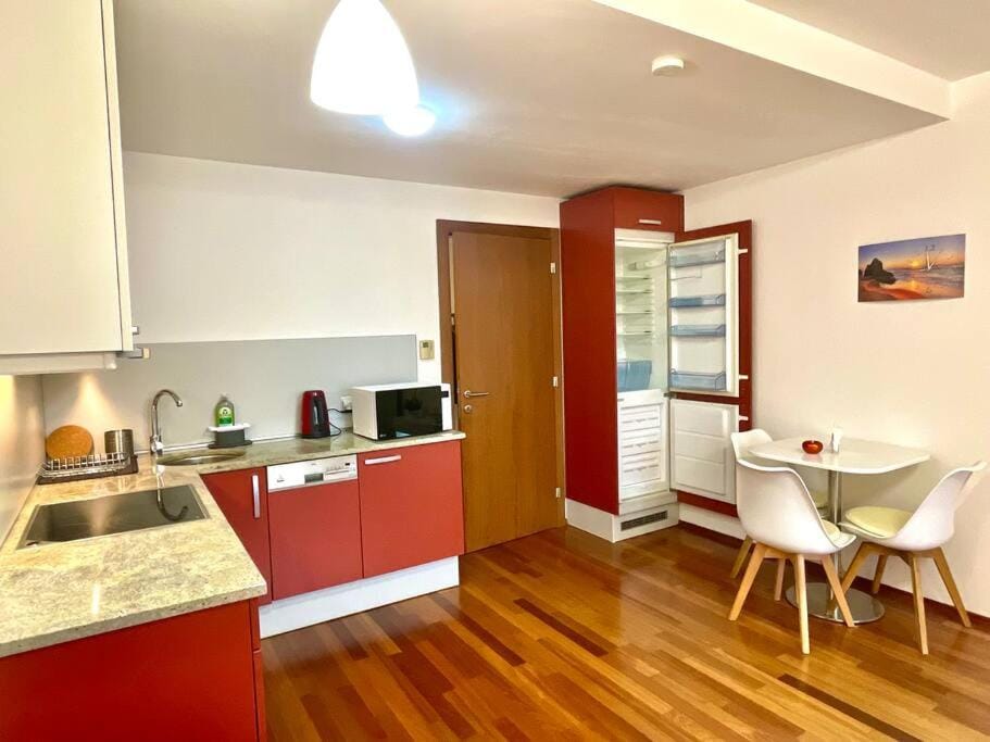 Entire Apartment, near Clarion, O2 Arena, Metro 3 min, Easter market in City Center 15 min Apartment in Prague