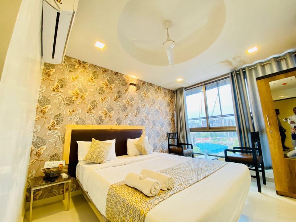 Hotel Alexa - Satellite Prahladnagar, Ahmedabad Hotel in Ahmedabad