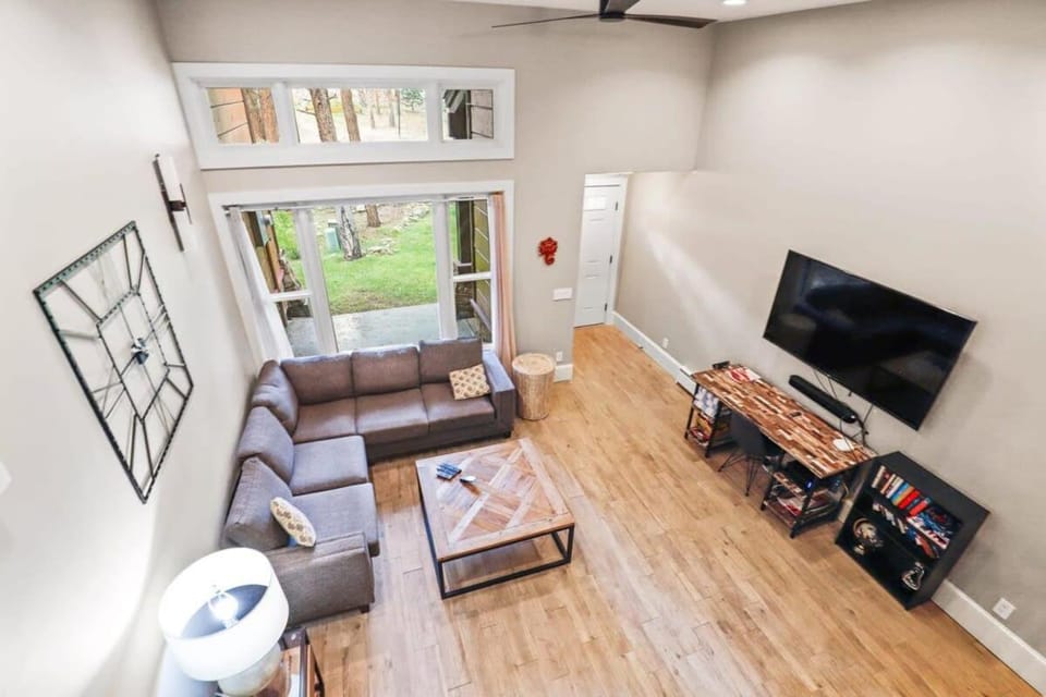 Winterpoint 2 BR Condo Walk to Main St Plus Hot Tub House in Breckenridge