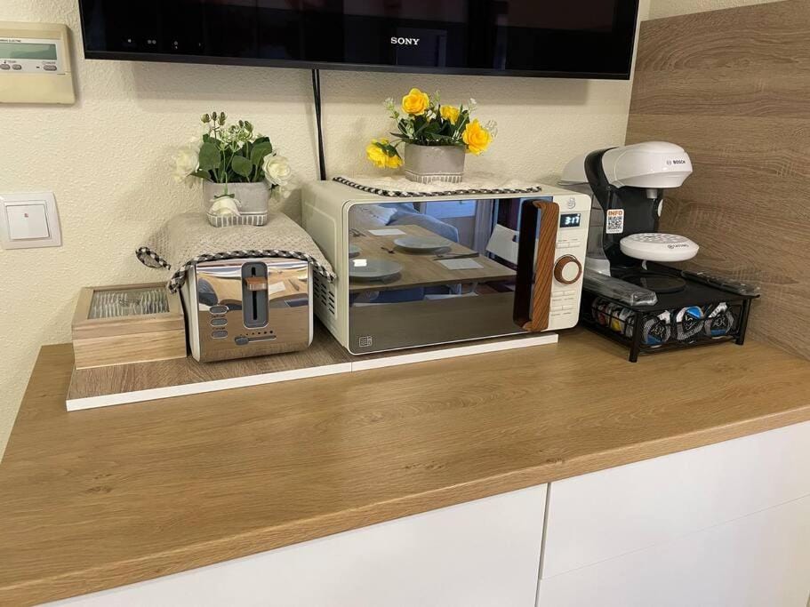Coffee/tea facilities, minibar, toaster
