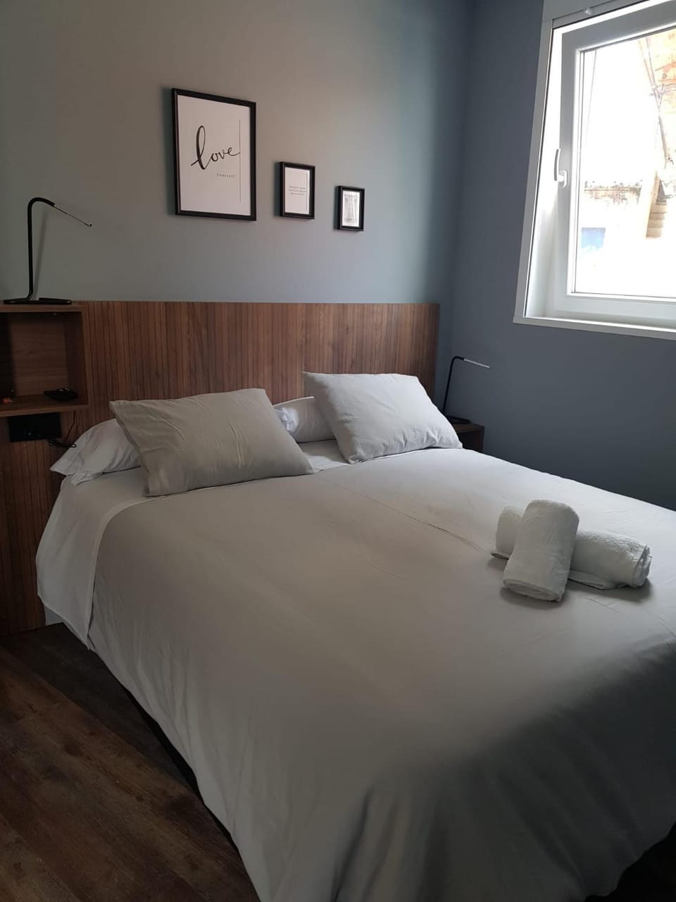Bed, Photo of the whole room