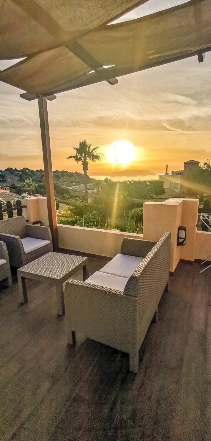 Balcony/Terrace, Balcony/Terrace, Seating area, Sunrise