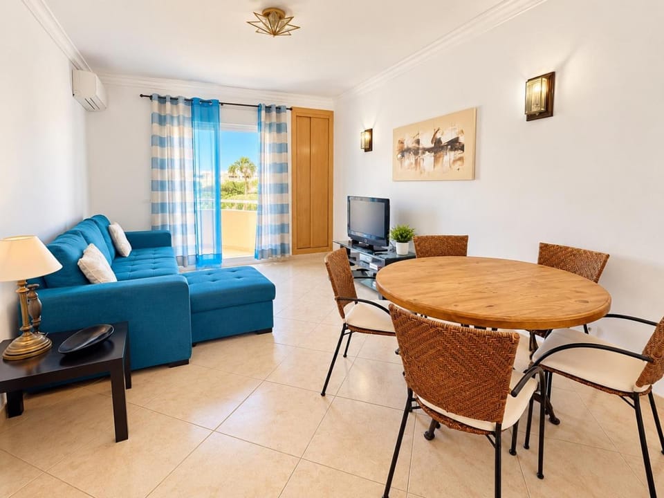 Vilamoura-Praia da Falésia T2 Apartment in Quarteira