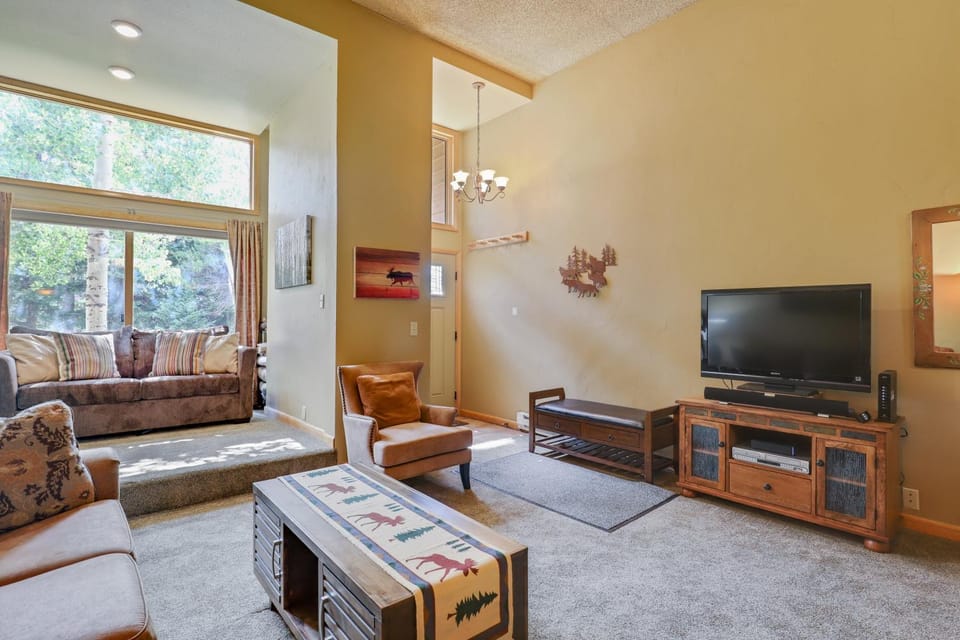 Ski in Ski Out Cedars Chalet 2BR and Close to Everything House in Breckenridge