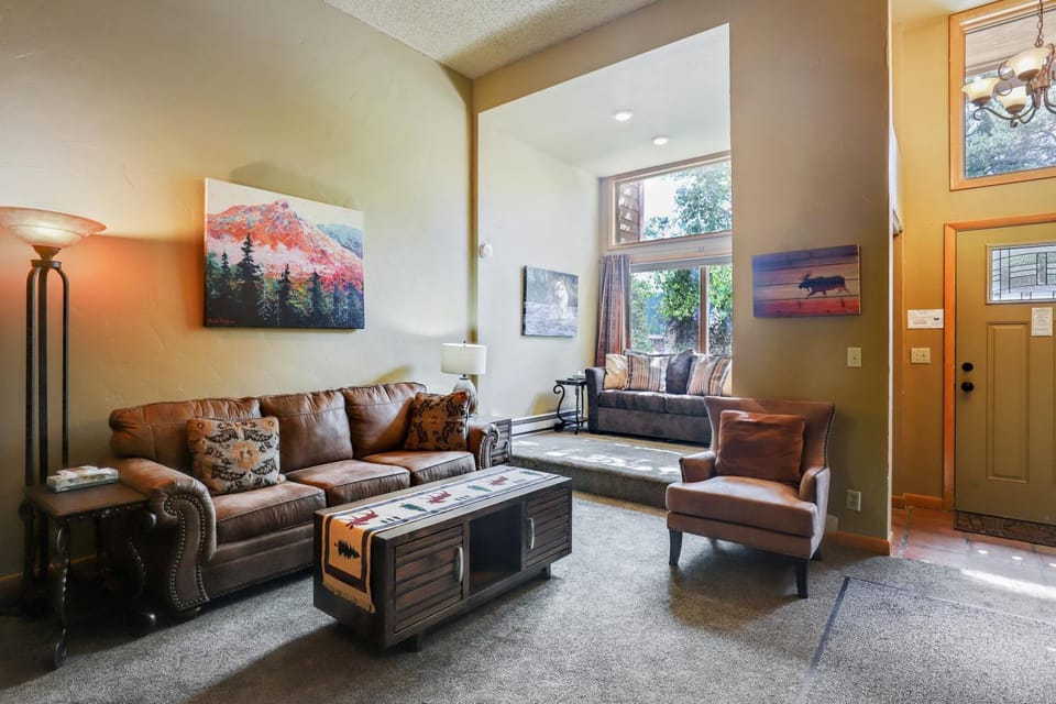 Ski in Ski Out Cedars Chalet 2BR and Close to Everything House in Breckenridge