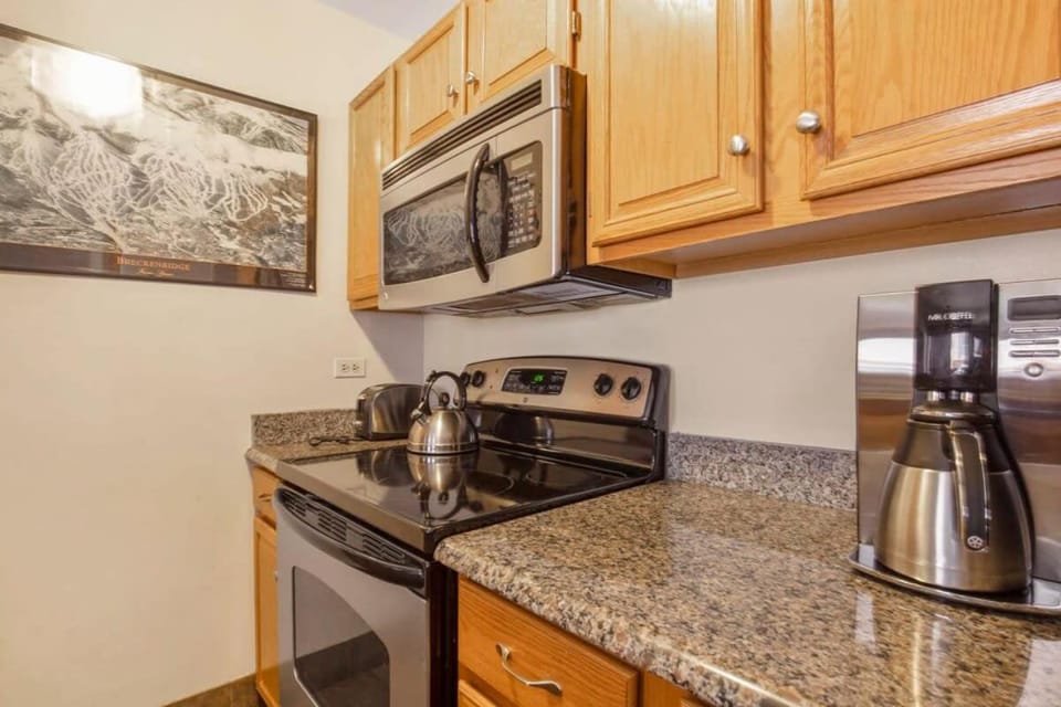 Heart of Breck Studio Hot tub Pool and Parking Apartment in Breckenridge
