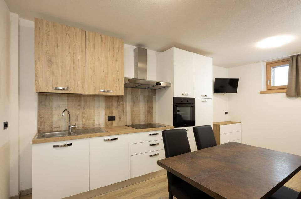 TV and multimedia, Kitchen or kitchenette, Dining area, dishwasher, pet friendly