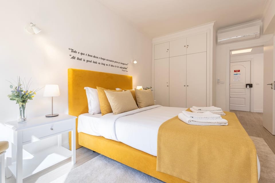 Bed, Bedroom, towels, wardrobe