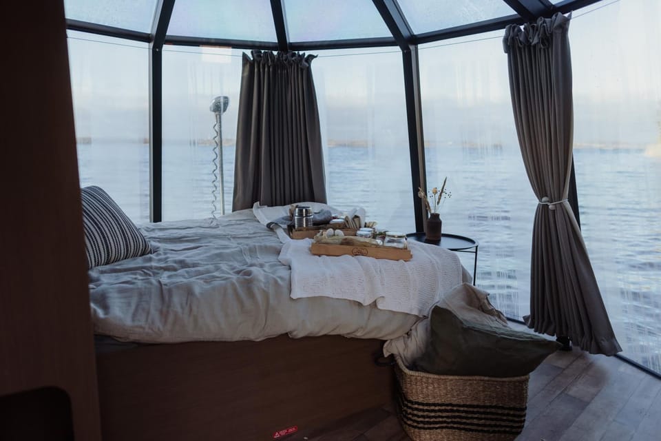 Bed, Living room, Bedroom